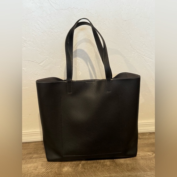 Calvin Klein Solid Black Pebbled Leather Tote Bag w/ Scarf Keychain - Picture 6 of 9